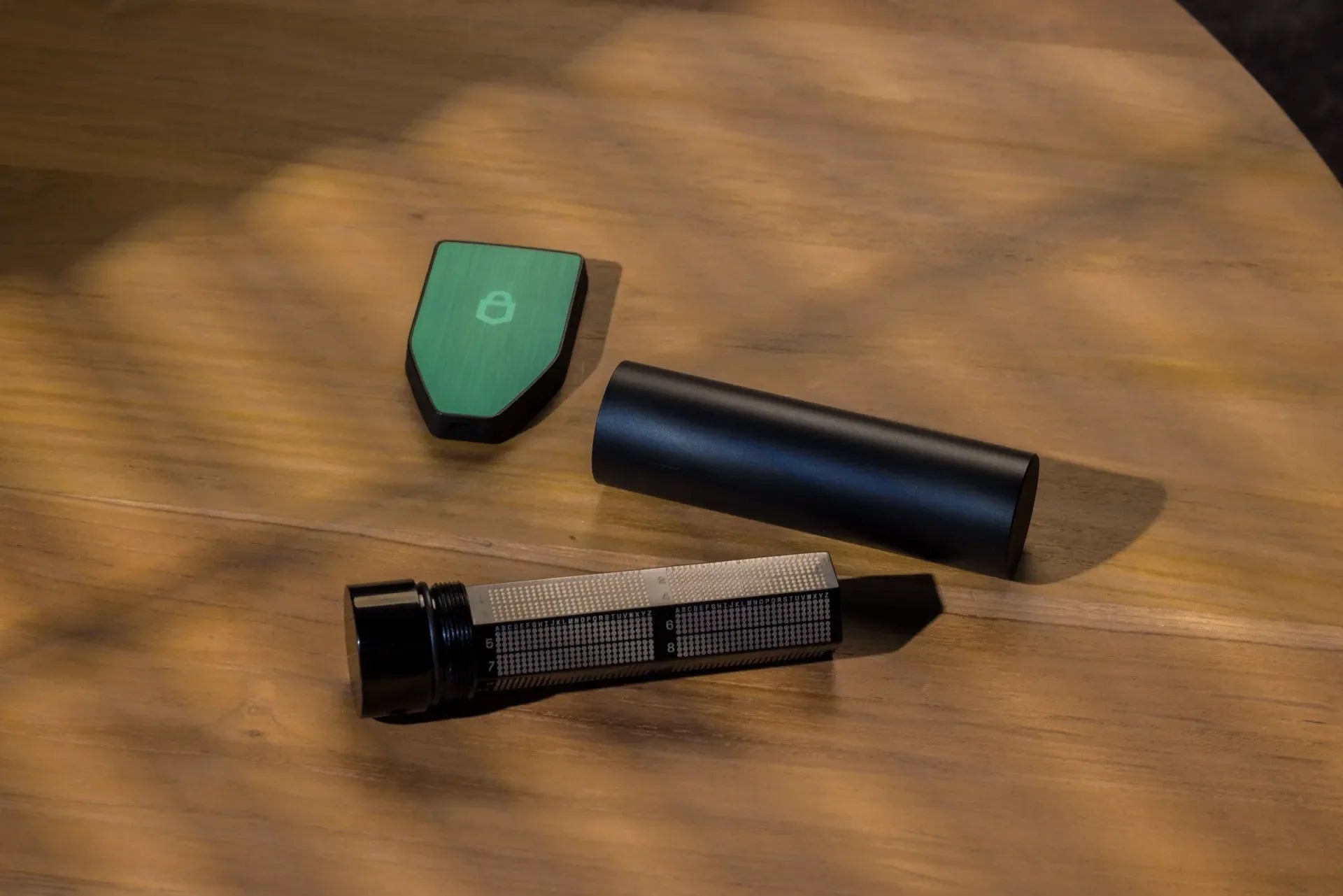 สรุปความต่าง Hardware Wallet vs Cold Wallet