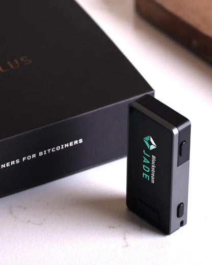 Blockstream Jade Plus Hardware Wallet (Metal Edition)แถมฟรีกระเป๋า Bitcast - Bitcast